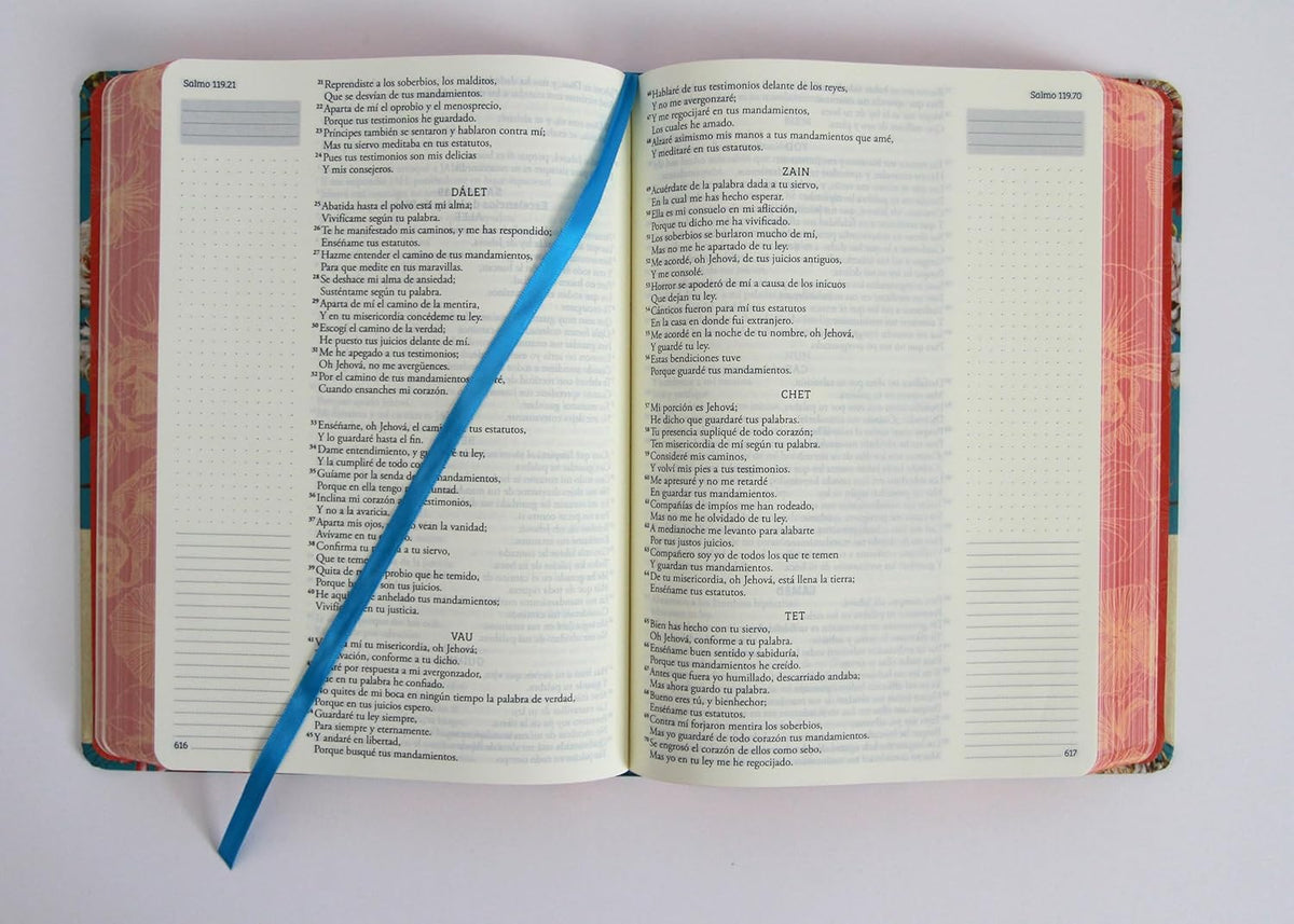 Biblia de Apuntes RVR 1960 Tapa dura, Azul celeste con flores, cantos pintados