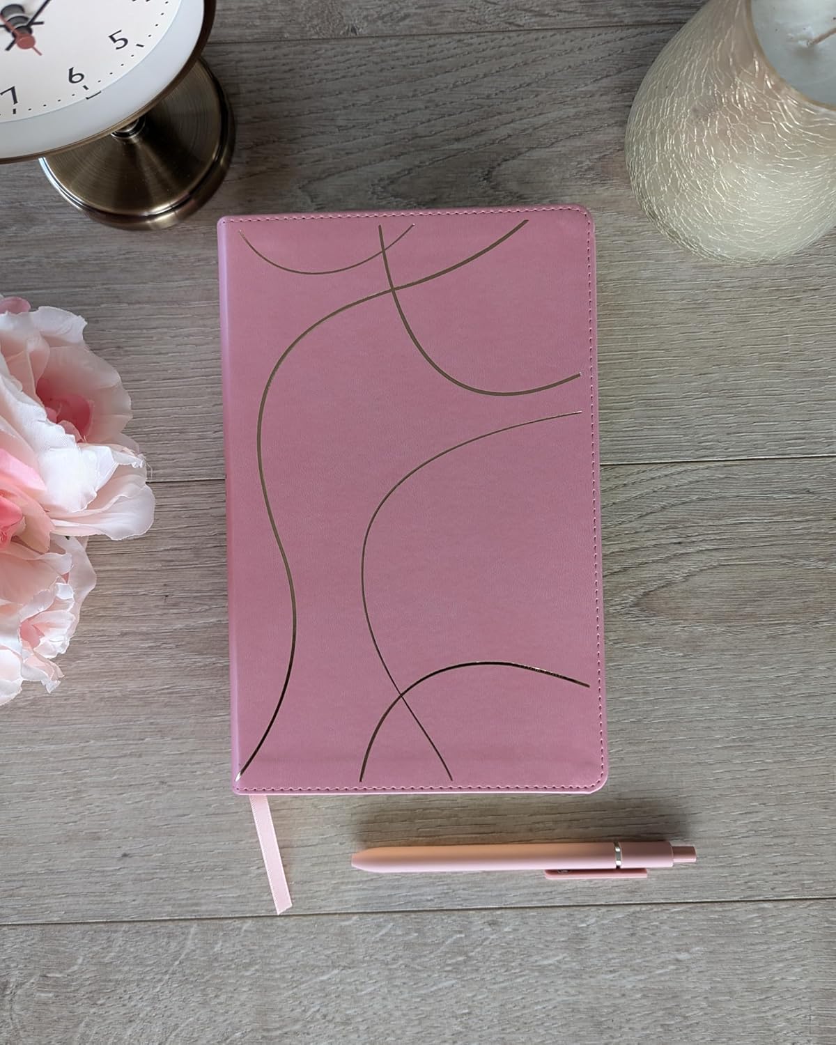 Biblia de estudio del diario vivir para jóvenes NTV con Filament SentiPiel Rosa pastel