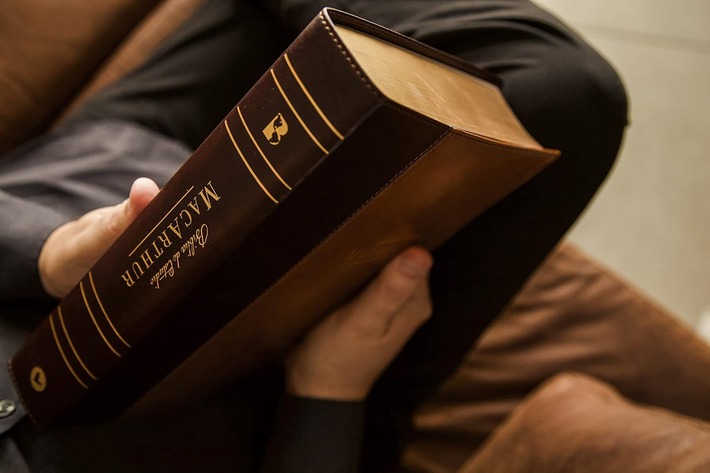NBLA, Biblia de Estudio MacArthur, Leathersoft, Café